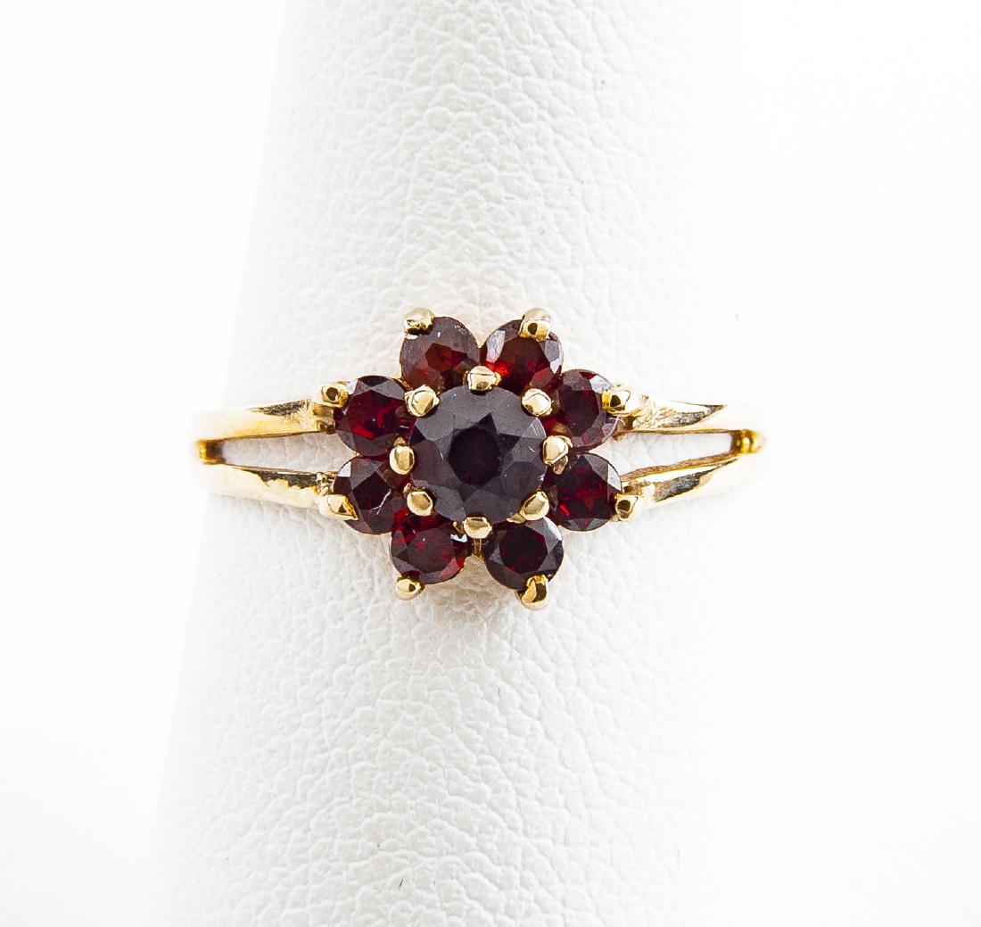 9K Garnet Flower Ring (1 of 2)