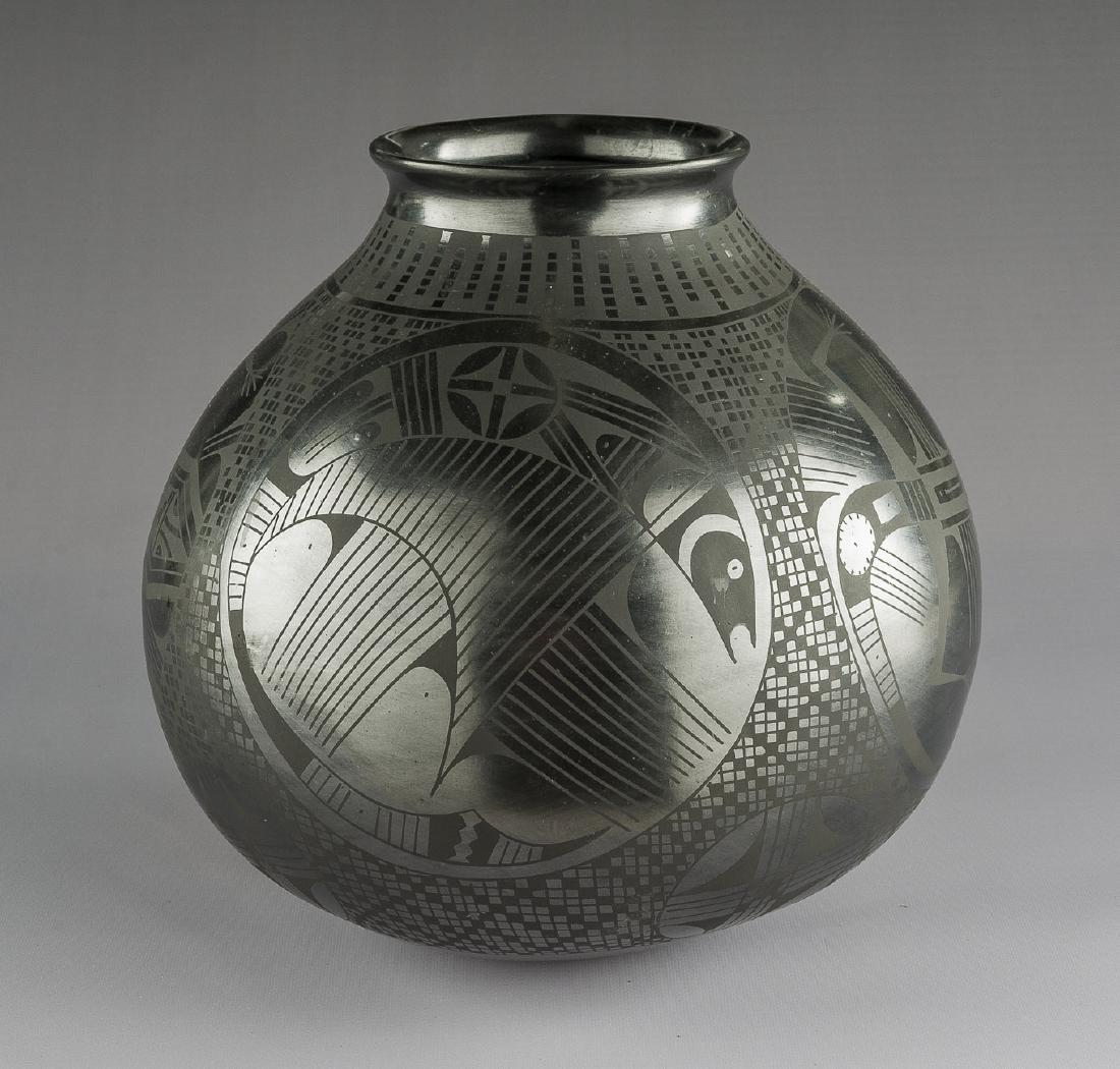 Large Mata Ortiz Black on Black Olla by Jesus Tena (1 of 4)