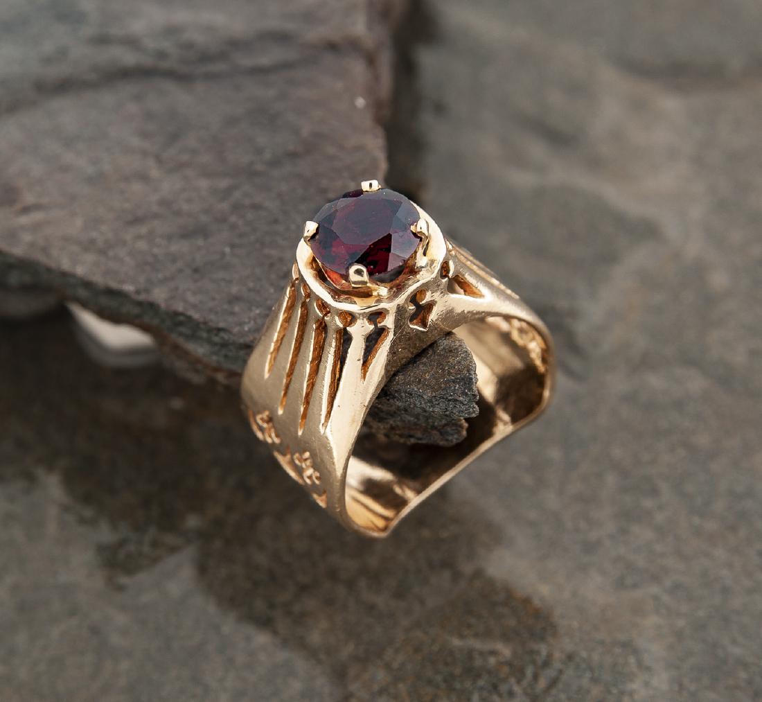 14K Garnet Ring (1 of 2)
