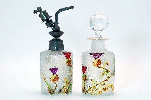 Choisy le Roi Enameled Cameo Cut Cologne & Perfume
