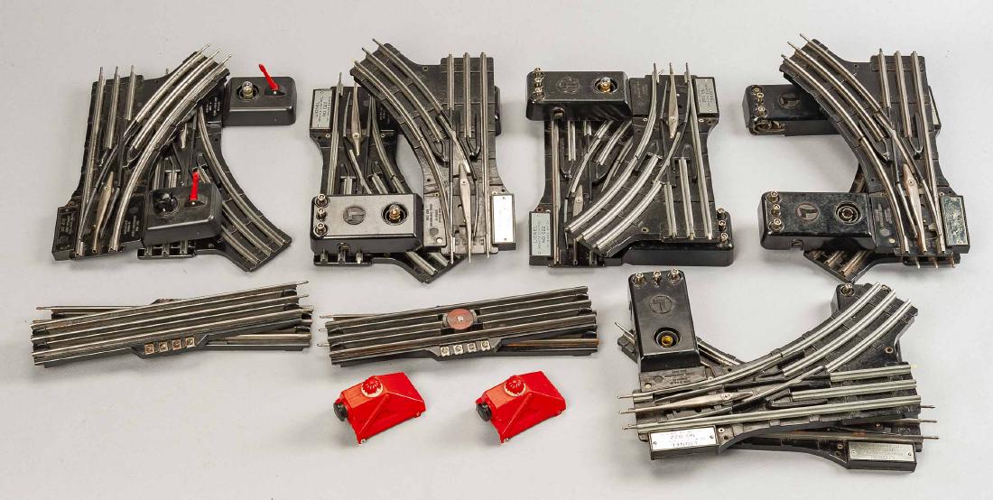 14 Lionel Train Set Accessories