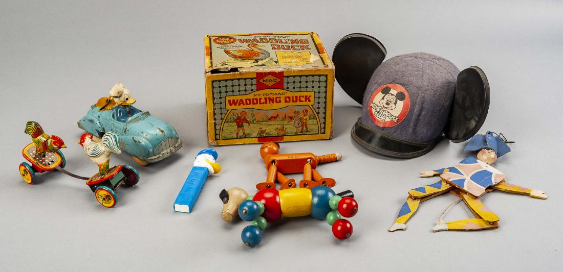 8 Vintage Toys Incl Disney & Waddling Duck (1 of 13)