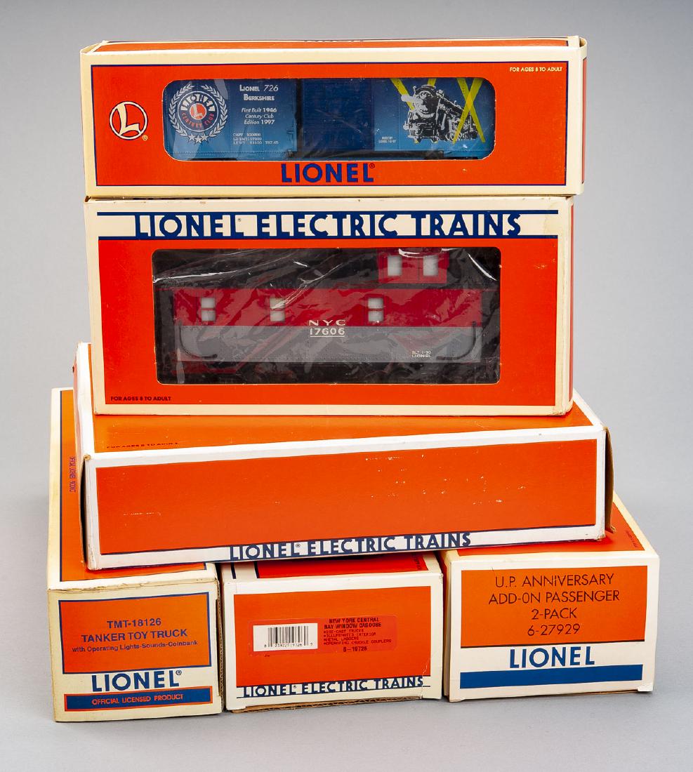 9 Lionel O Gauge Train Cars Incl Freight in OBs (1 of 2)