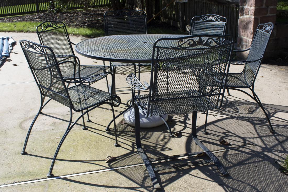 Outdoor Vintage Metal Table and 6 Chairs (1 of 1)
