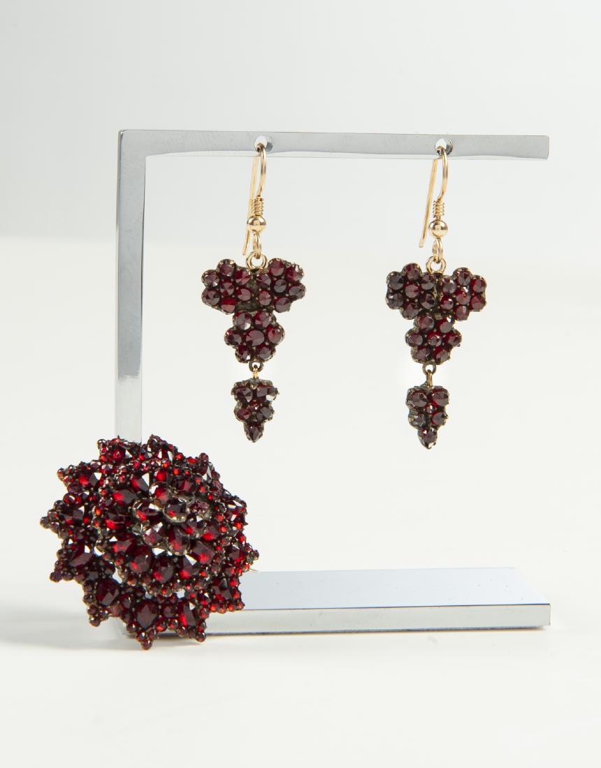 Victorian Bohemian Garnet Brooch & Earrings (1 of 4)