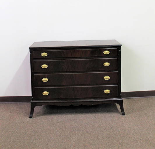 Holland Furniture Co. Dresser With Mirror