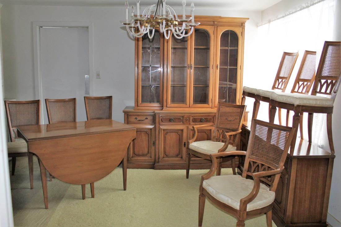 11 Pc Thomasville Dining Suite (1 of 2)