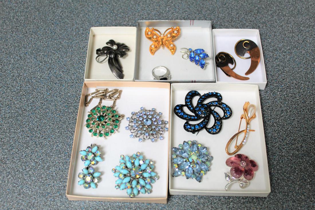 12 Pcs Costume Jewelry (1 of 1)