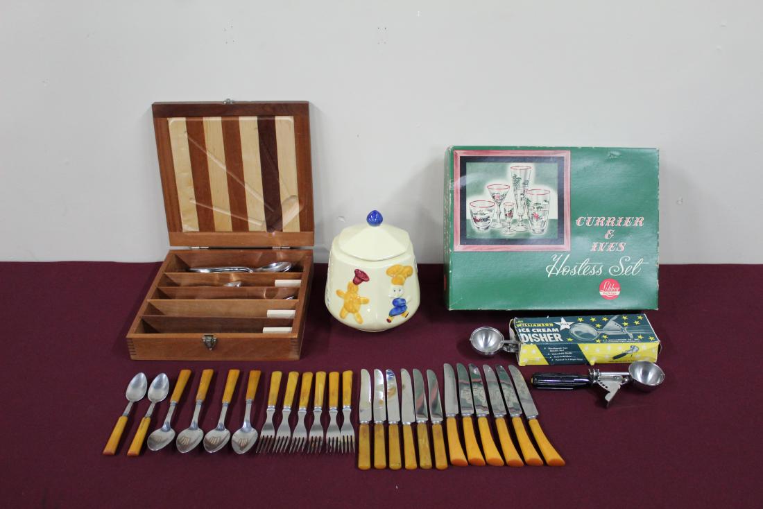 30 Pcs. Kitchenalia incl. Bakelite (1 of 4)