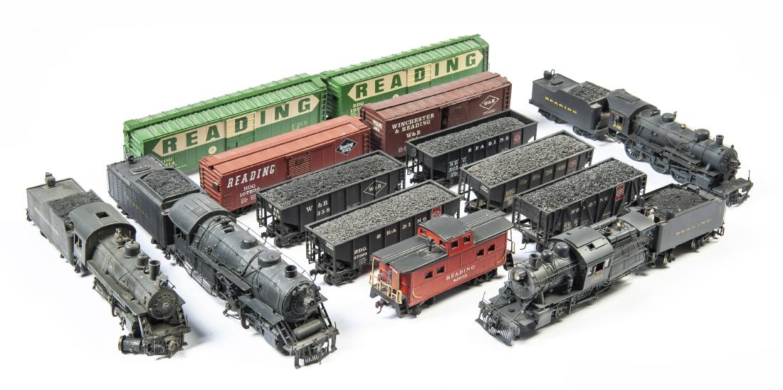 14 Pcs S Scale Rolling Stock incl Steam Engines: DESCRIPTION: Fourteen pieces S scale Reading rolling stock. Includes four RDG steam engines and tenders incl 450, 880, 1563, and 2018, four RDG coal hoppers incl 67369, 72560, 80503, and 87369, three 
