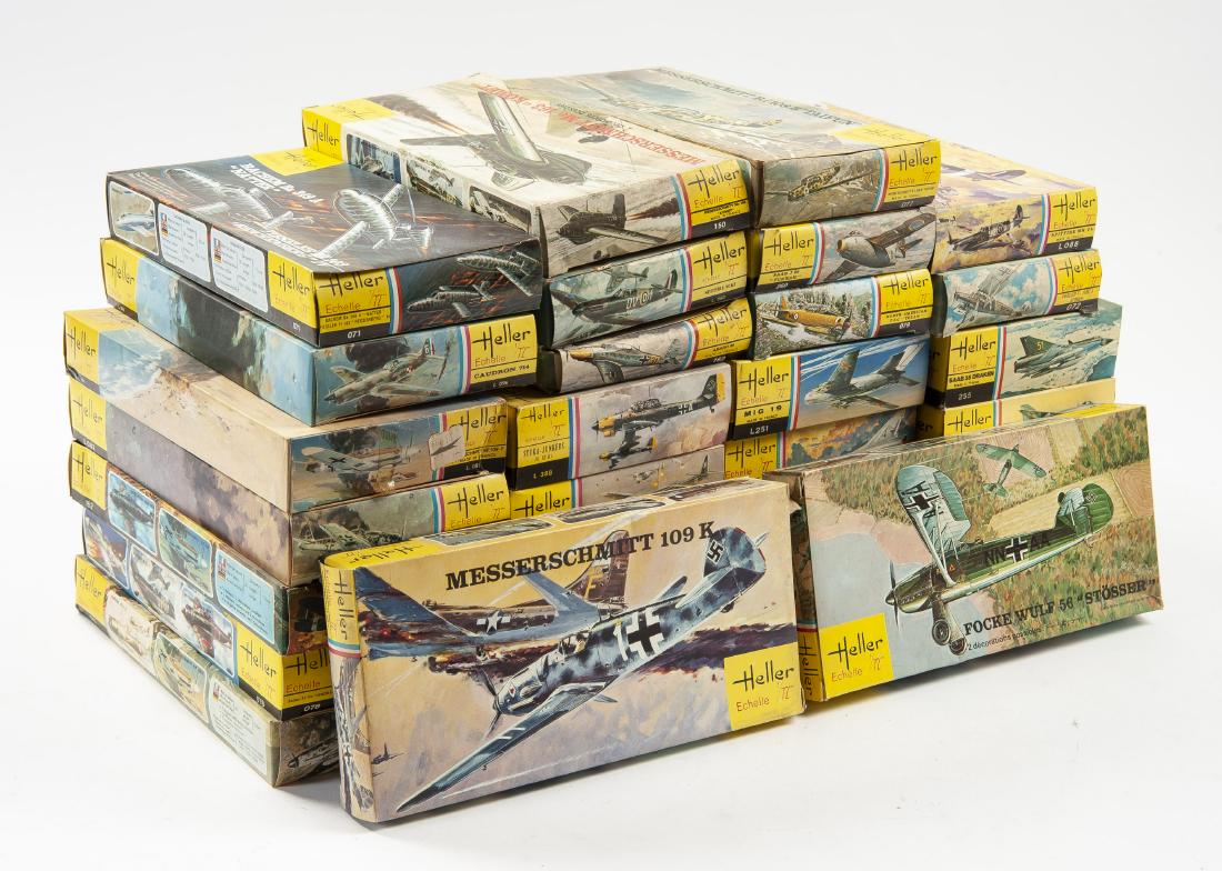 29 Vintage Heller 1/72 Scale Model Airplane Kits: DESCRIPTION: Twenty-nine vintage Heller 1/72 model airplane ktis. Includes 077, 152, 079, 088, 150, 072, 078, 074, 076, 260, 080, 162, 087, 151, 071, 096, 081, 391, 389, 390, 388, 252, 259, 263, 255, 