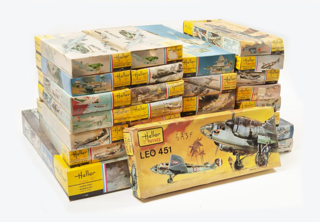28 Vintage Heller 1/72 Scale Model Airplane Kits: DESCRIPTION: Twenty-eight vintage Heller 1/72 model airplane kits. Includes 545, 174, 073, 092, 081, 154, 156, 083, 094, 091, 396, 392, 092, 161, 084, 090, 159, 086, 207, 395, 097, 273, 089, 098, 406,