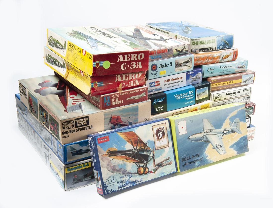 24 1/72 Scale Model Airplane Kits: DESCRIPTION: Twenty-four 1/72 scale airplane models. Includes Life-Like: 09620, 09257. MasterModel: 1028. Trumpeter: 01611, Guillow's: 401, Azur: 8055, 002. KP: Two C3A. Modelair: 6025. FineMolds: 280