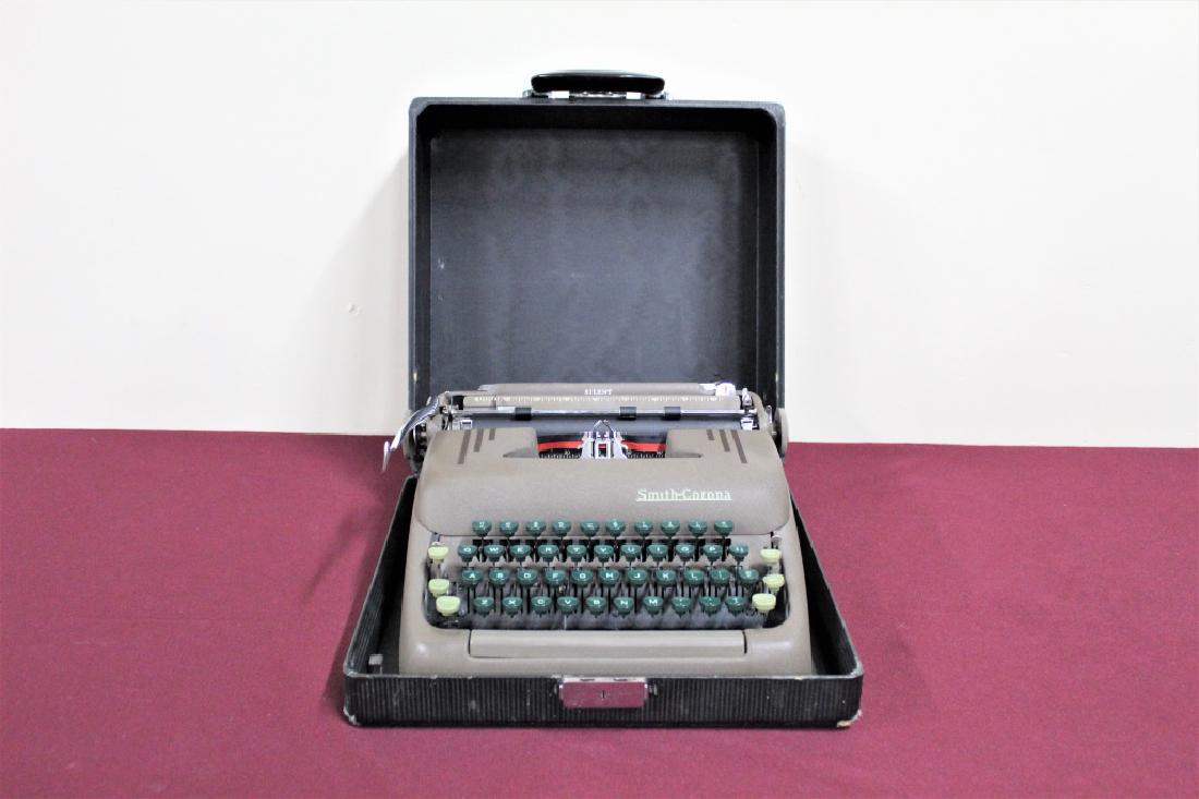 Smith Corona Portable Typewriter (1 of 4)