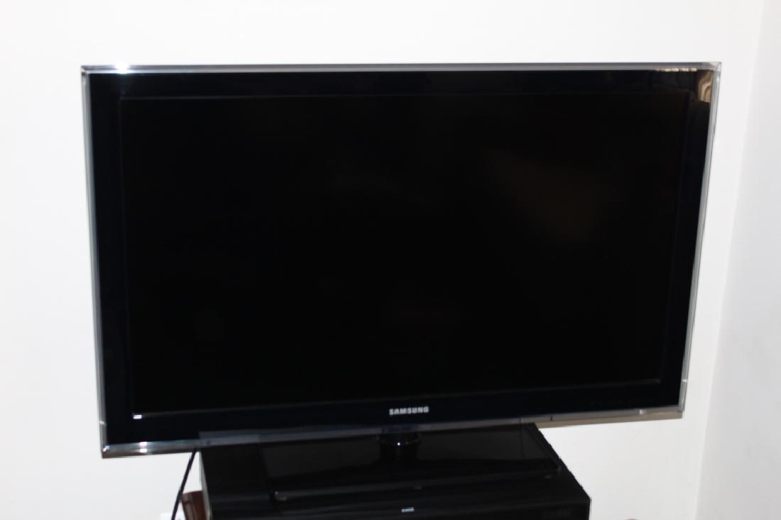 40" Samsung TV with Remote (1 of 2)