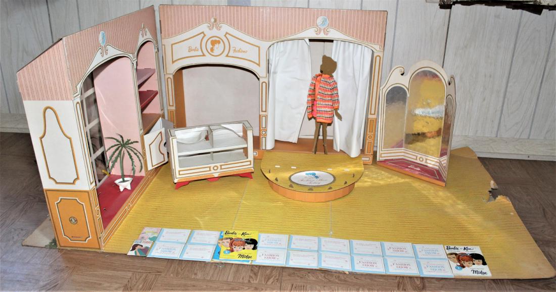 Barbie's Fashion Shop: Made of cardboard.