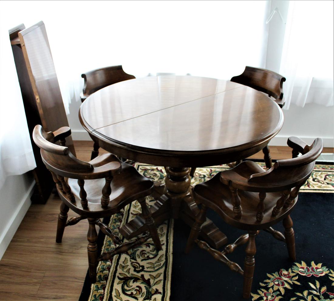 5 Pc Dining Set with 2 Leaves (1 of 3)