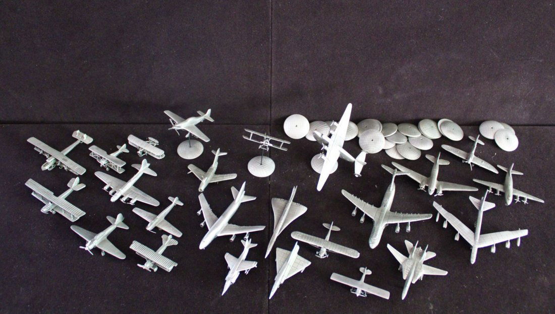 24 Pcs Franklin Mint Air Planes with Stands (1 of 2)