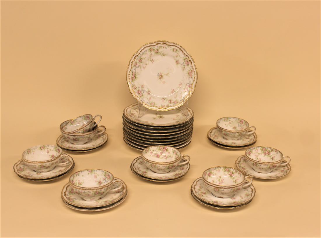 32 Pcs Limoges Luncheon Set (1 of 3)