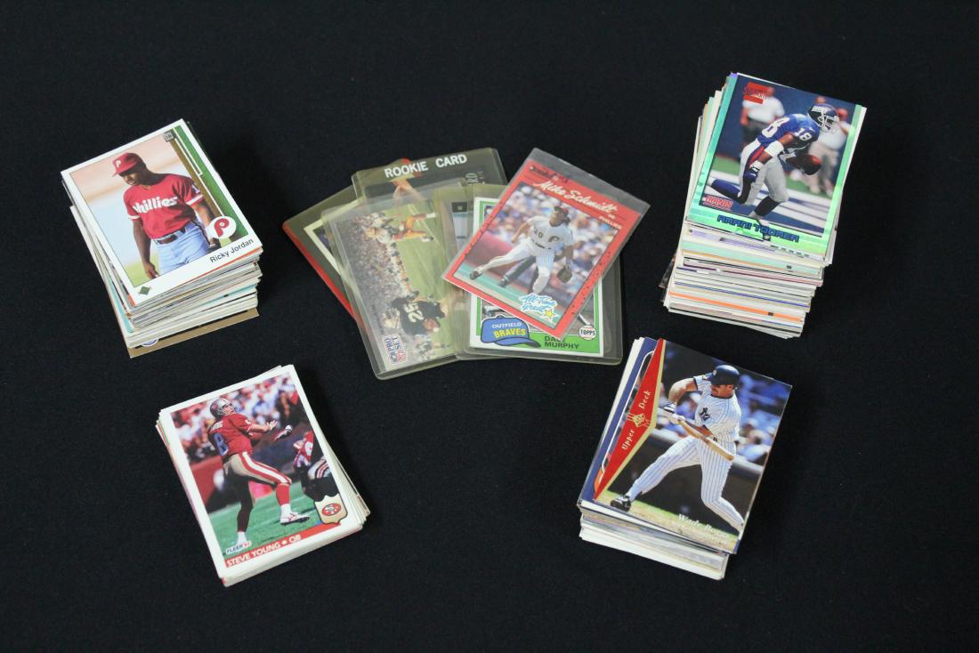 Large Lot of Baseball Cards (1 of 2)