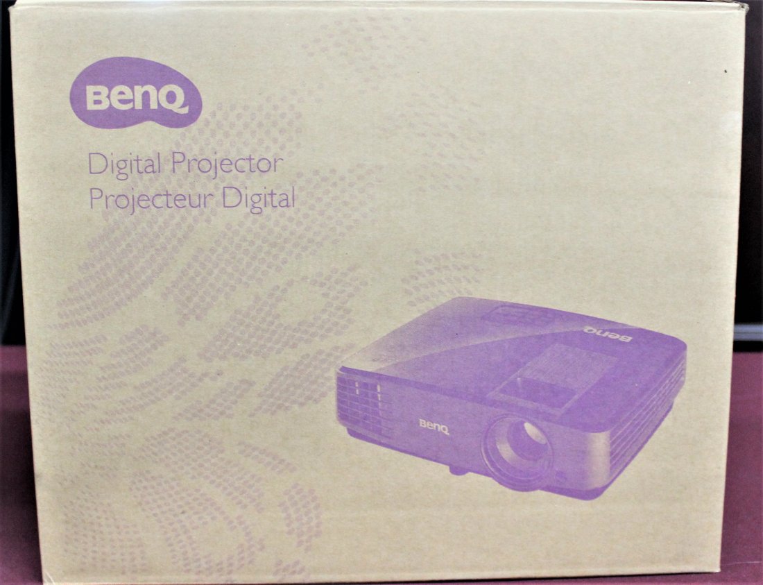 Benq Projector and White Projector Screen with Stand (1 of 4)