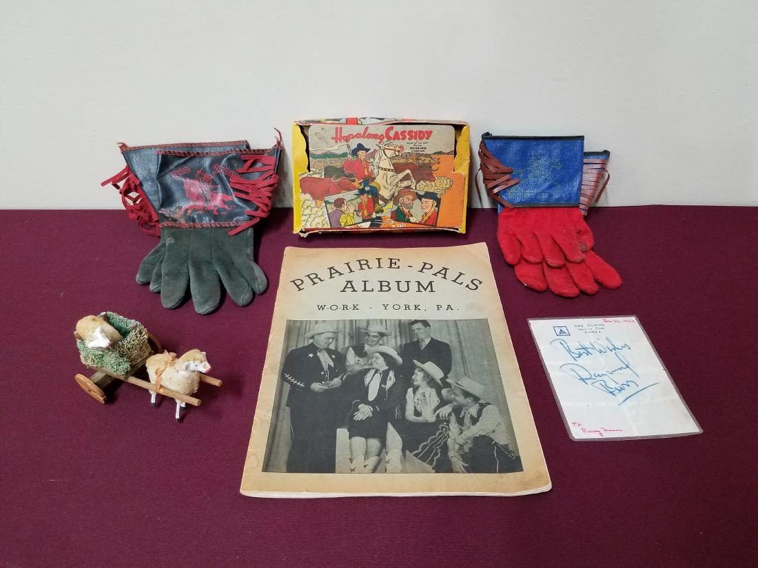 6 Pcs Vintage Toys and Ephemera: Includes Red Rider gloves, Raymond Burr autograph, Hopalong Cassidy viewer.