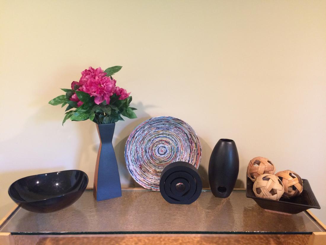 6 Decorative Items (1 of 2)