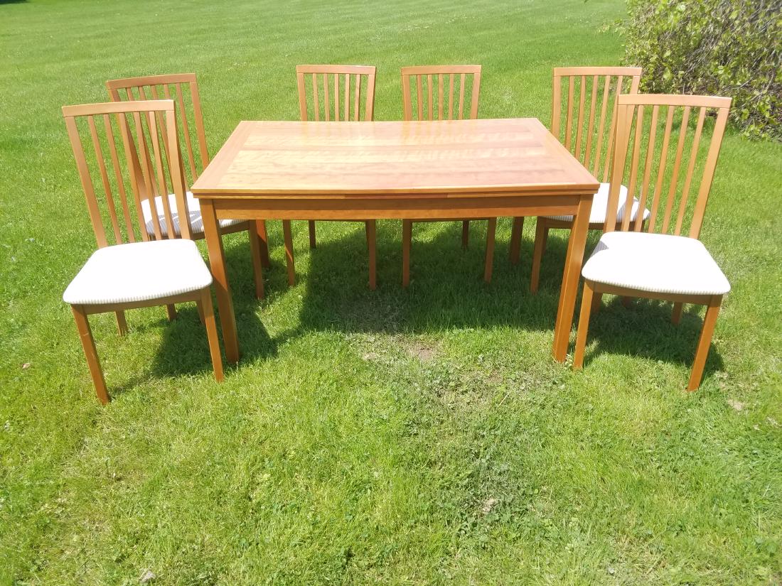 Skovby Dining Room Table with 6 Chairs (1 of 3)