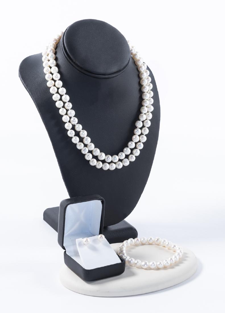 Freshwater Pearl Necklace, Bracelet, and Earrings (1 of 1)