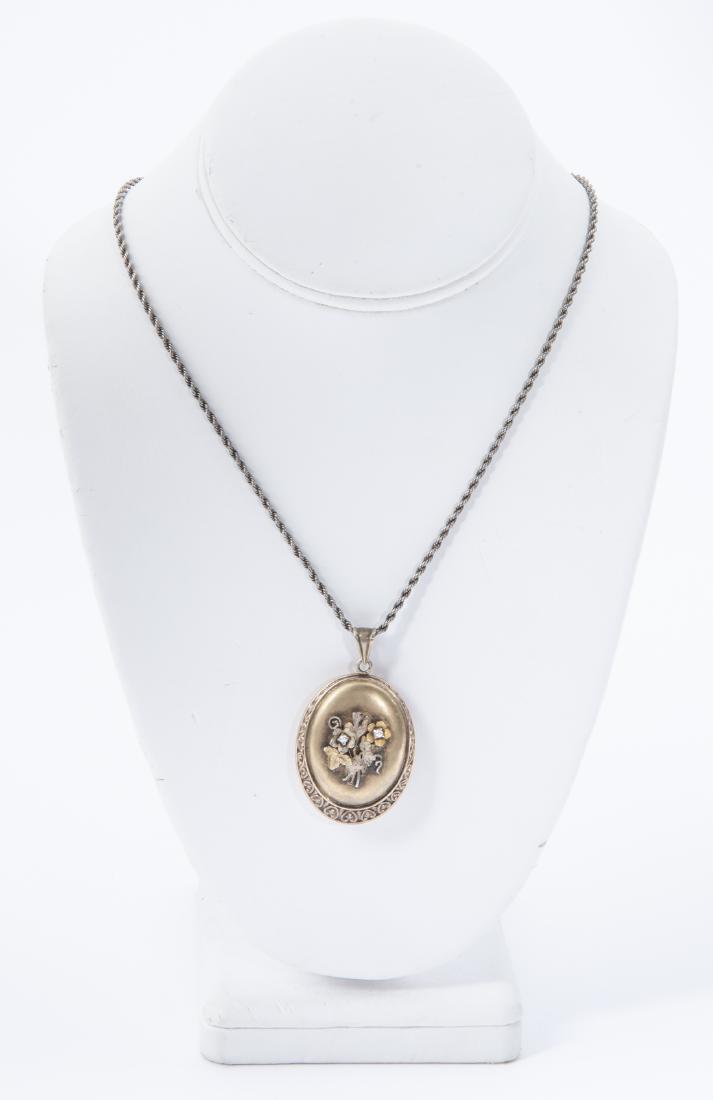 Victorian Locket (1 of 2)