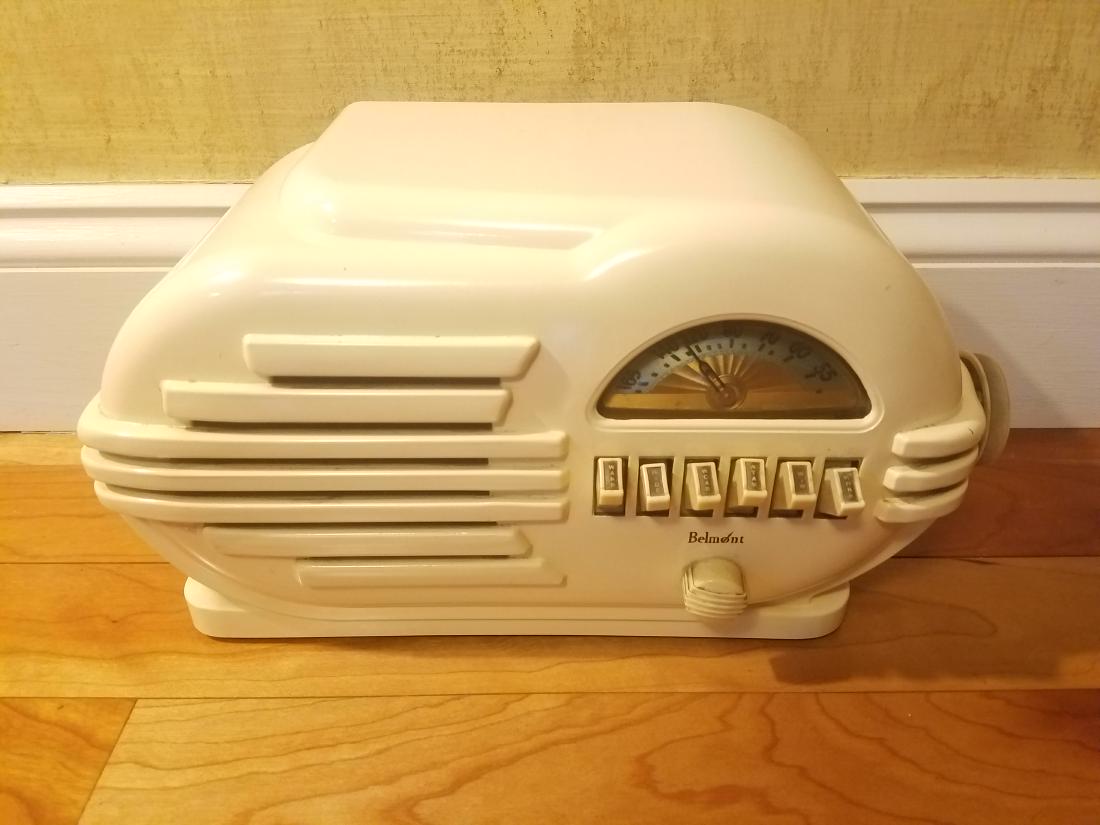 Vintage Belmont Radio (1 of 2)