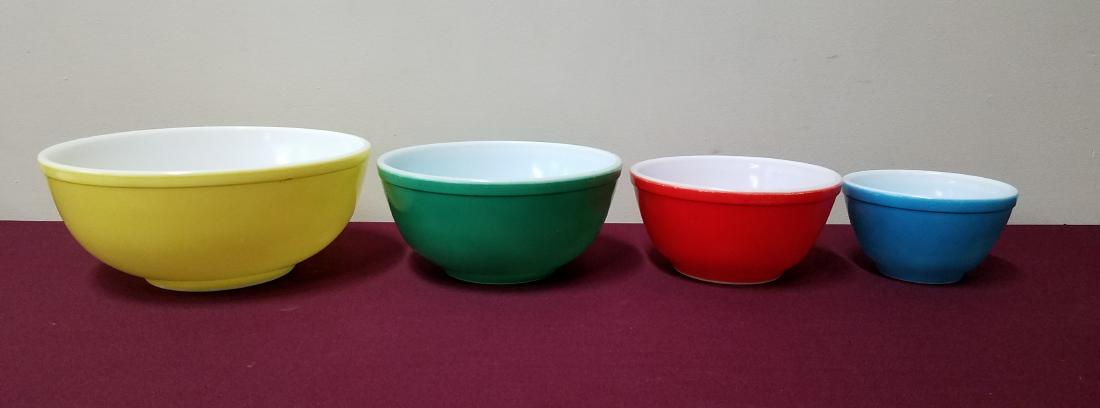4 Nesting Pyrex Bowls (1 of 1)