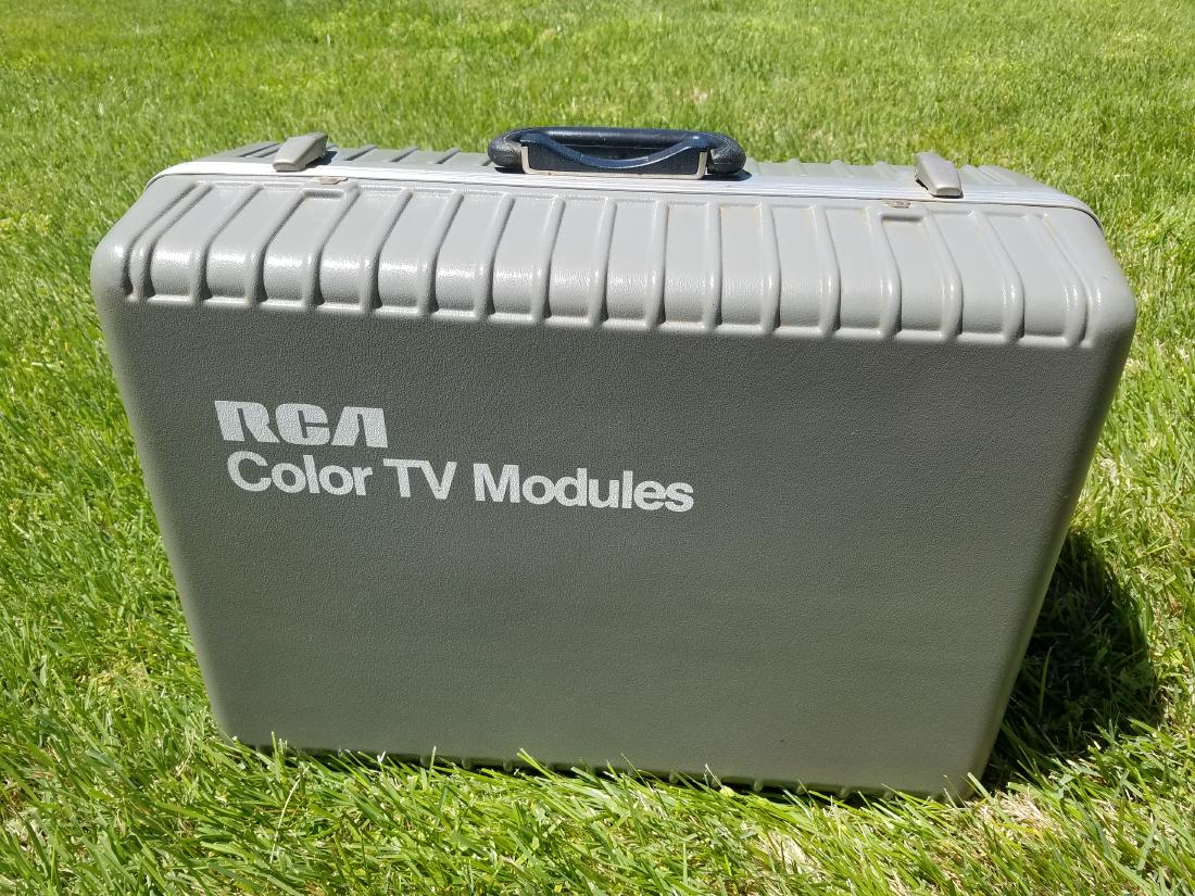 20 Pcs RCA Color T.V. Modules Case (1 of 2)