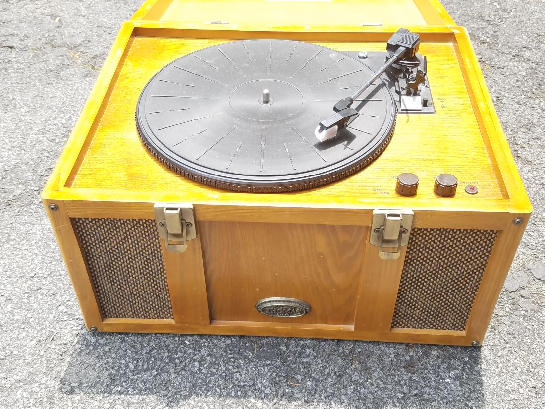 Thomas Turn Table (1 of 3)