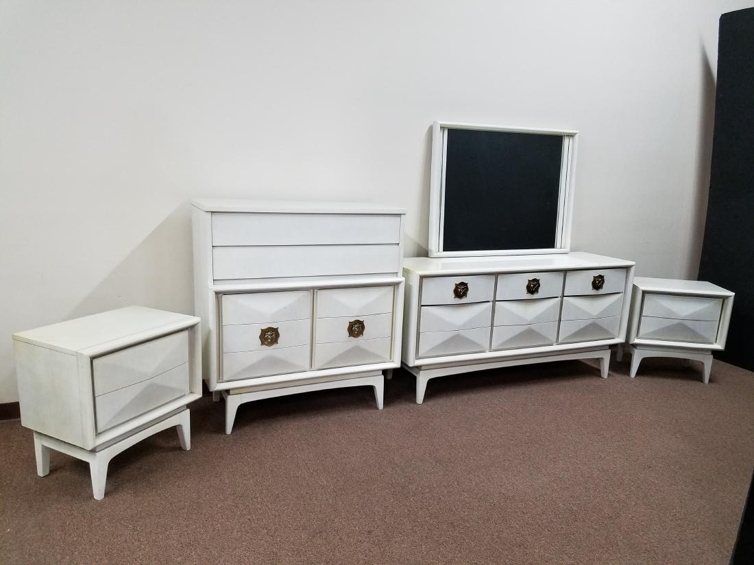 5 PC Mid-Century Bedroom Suite (1 of 3)