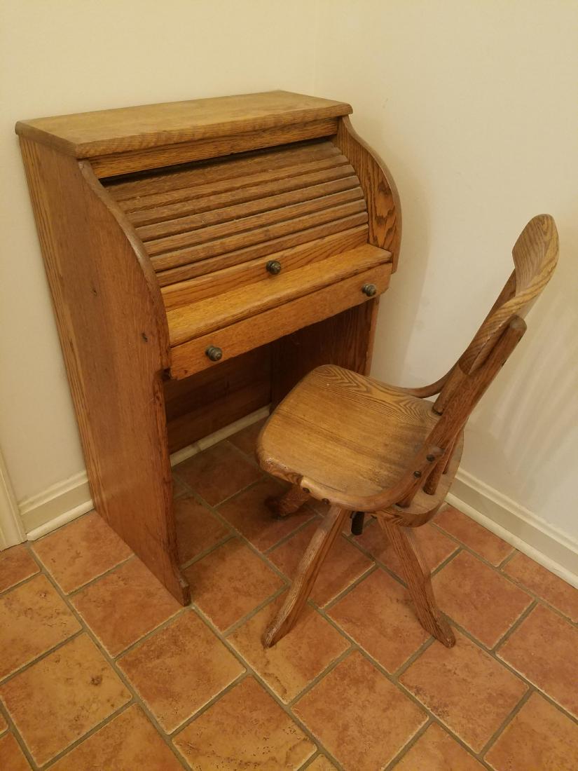 Child S Roll Top Desk With Chair Jun 30 2019 Cordier Auctions