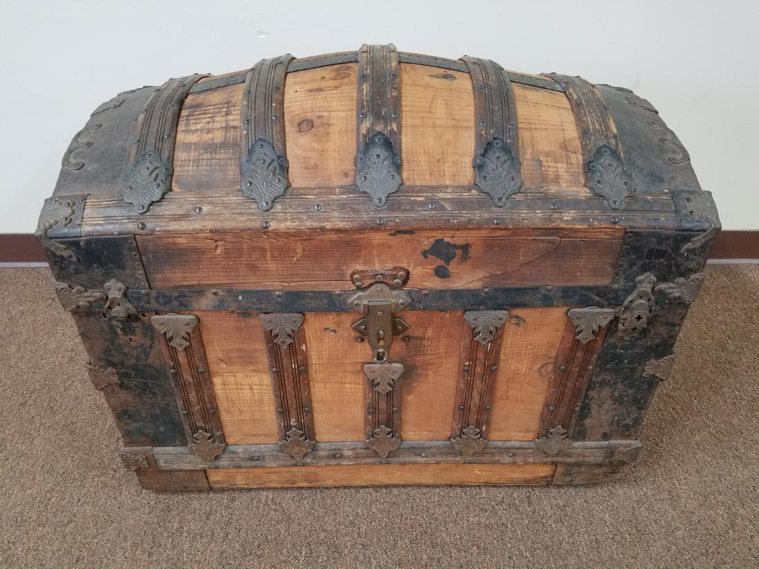 Barrel Top Trunk (1 of 2)