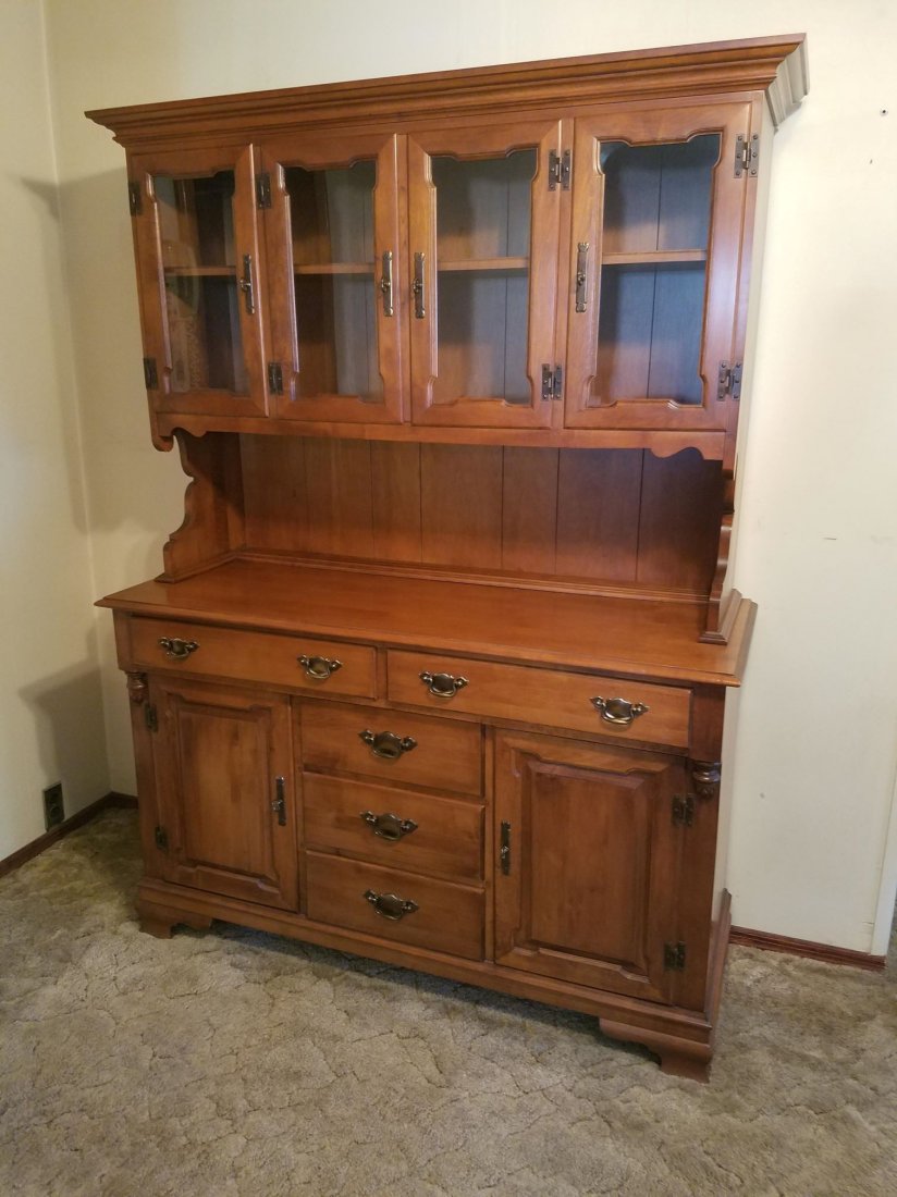 Young Republic Hutch (1 of 2)