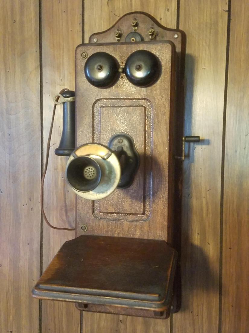 Kellogg Wall Phone (1 of 3)