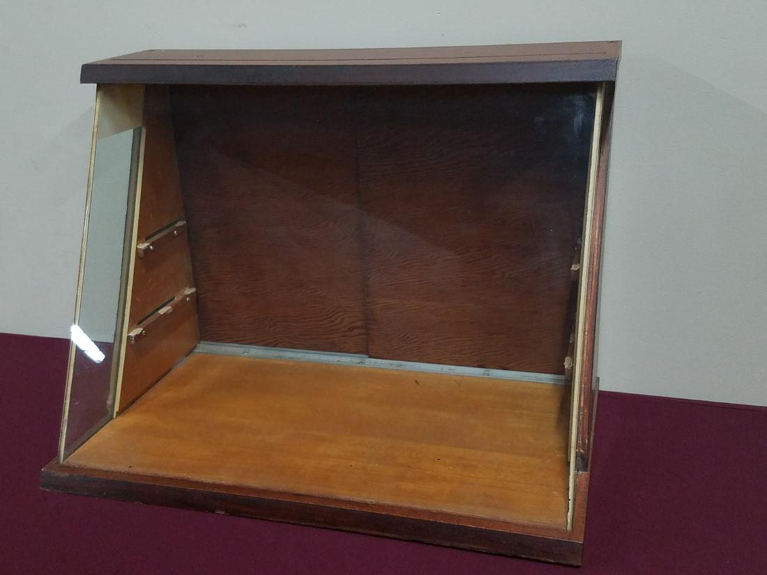 Vintage Display Case (1 of 2)