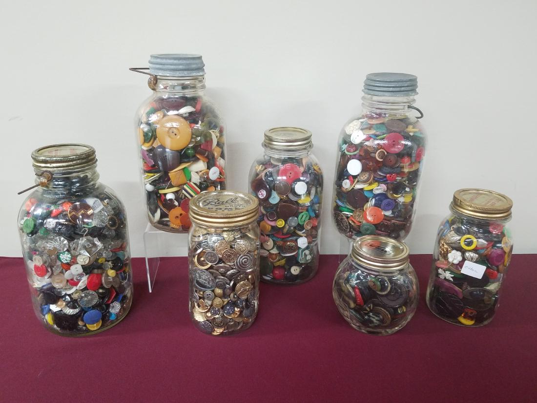 7 Jars of Vintage and Antique Buttons (1 of 3)