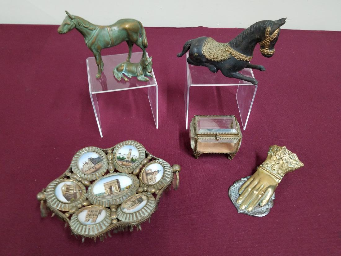 6 Pcs incl Souvenir, Horses, ETC (1 of 3)