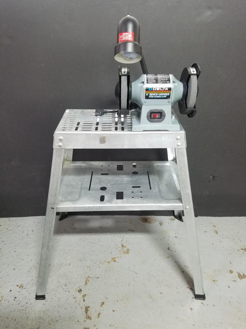 Delta 6" Bench Grinder With Flex Lamp (1 of 1)
