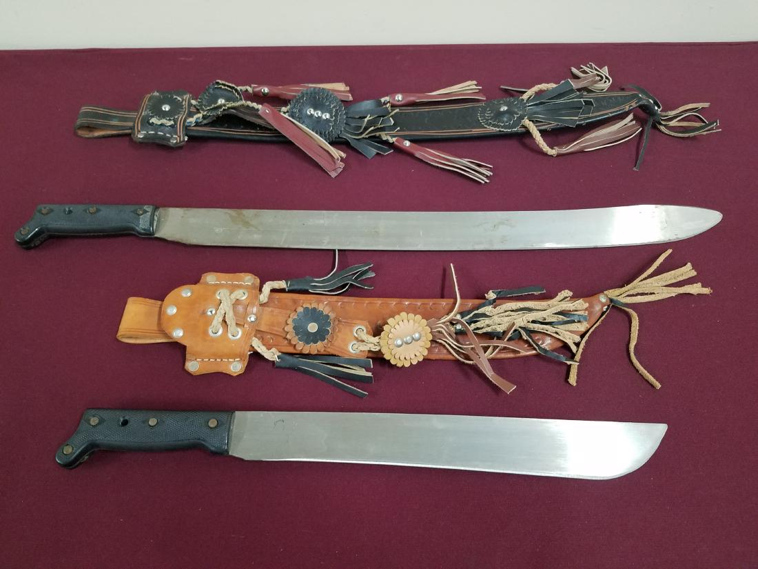 2 Machetes incl Montero: 21" to 30" long.
