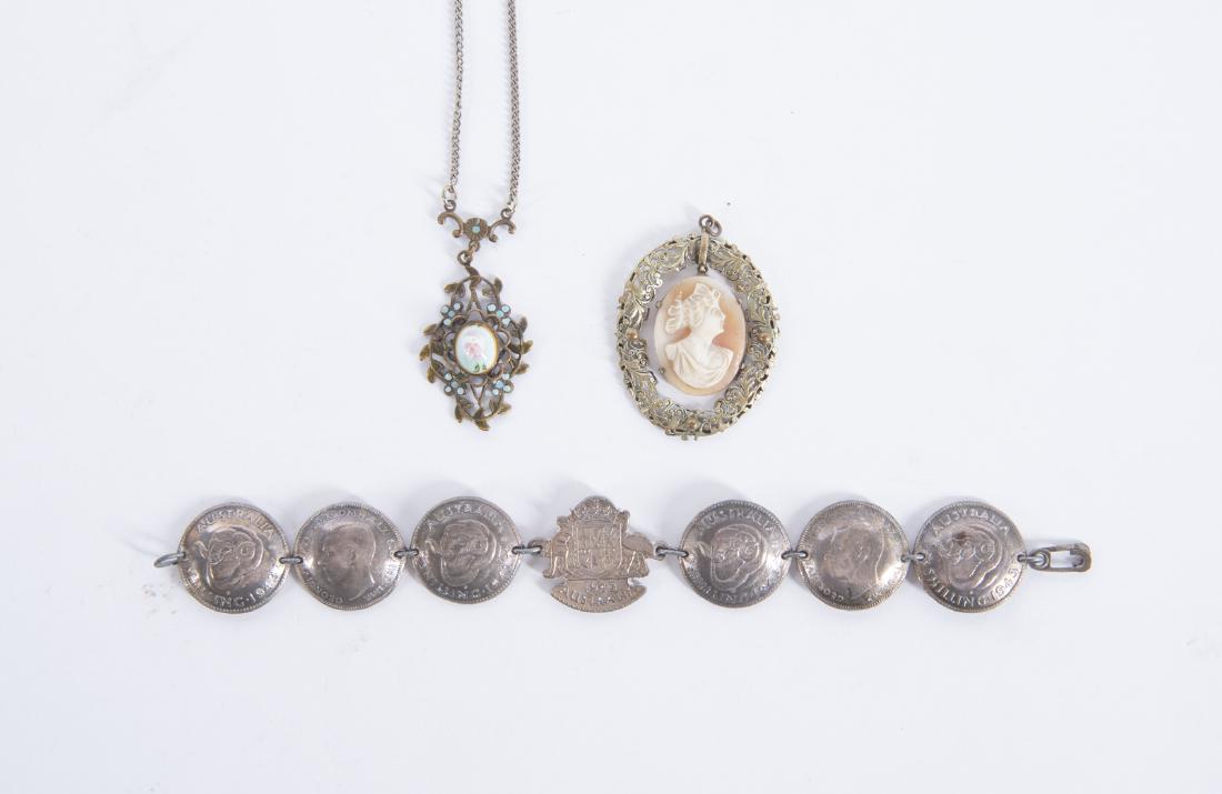 3 Pcs Vintage Jewelry (1 of 2)