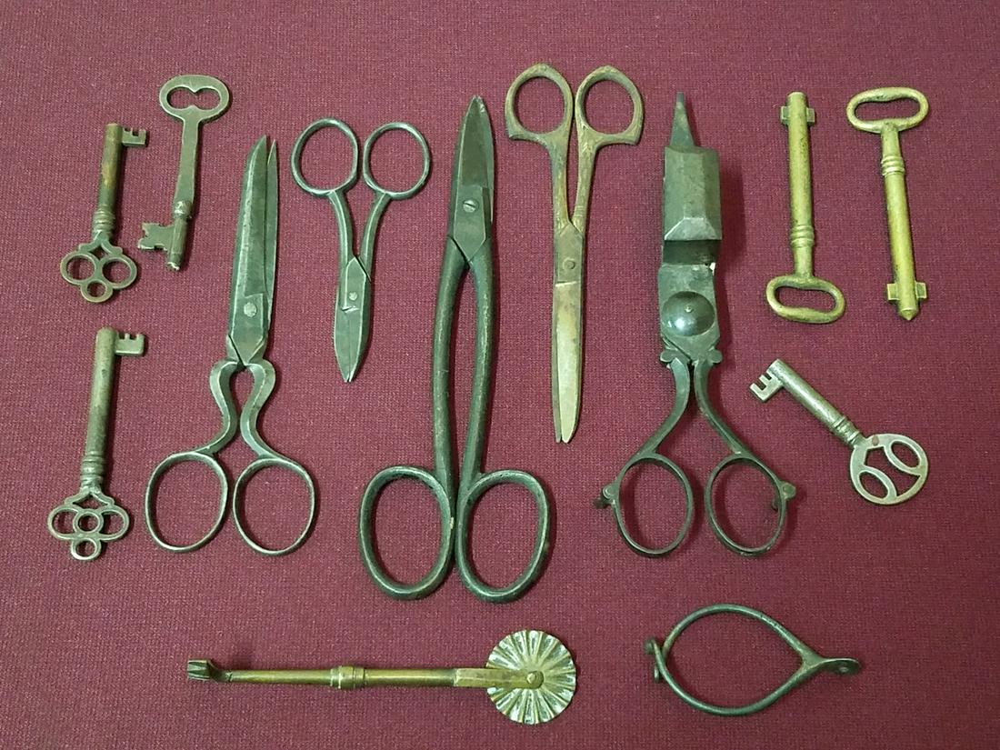 13 Pcs Antique Keys, Scissors, and Crimping Wheel: 2-1/2" to 7" long.