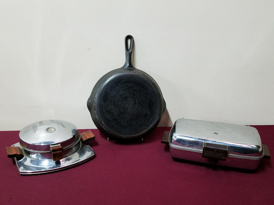 2 Waffle Makers and Griswold Skillet (1 of 3)