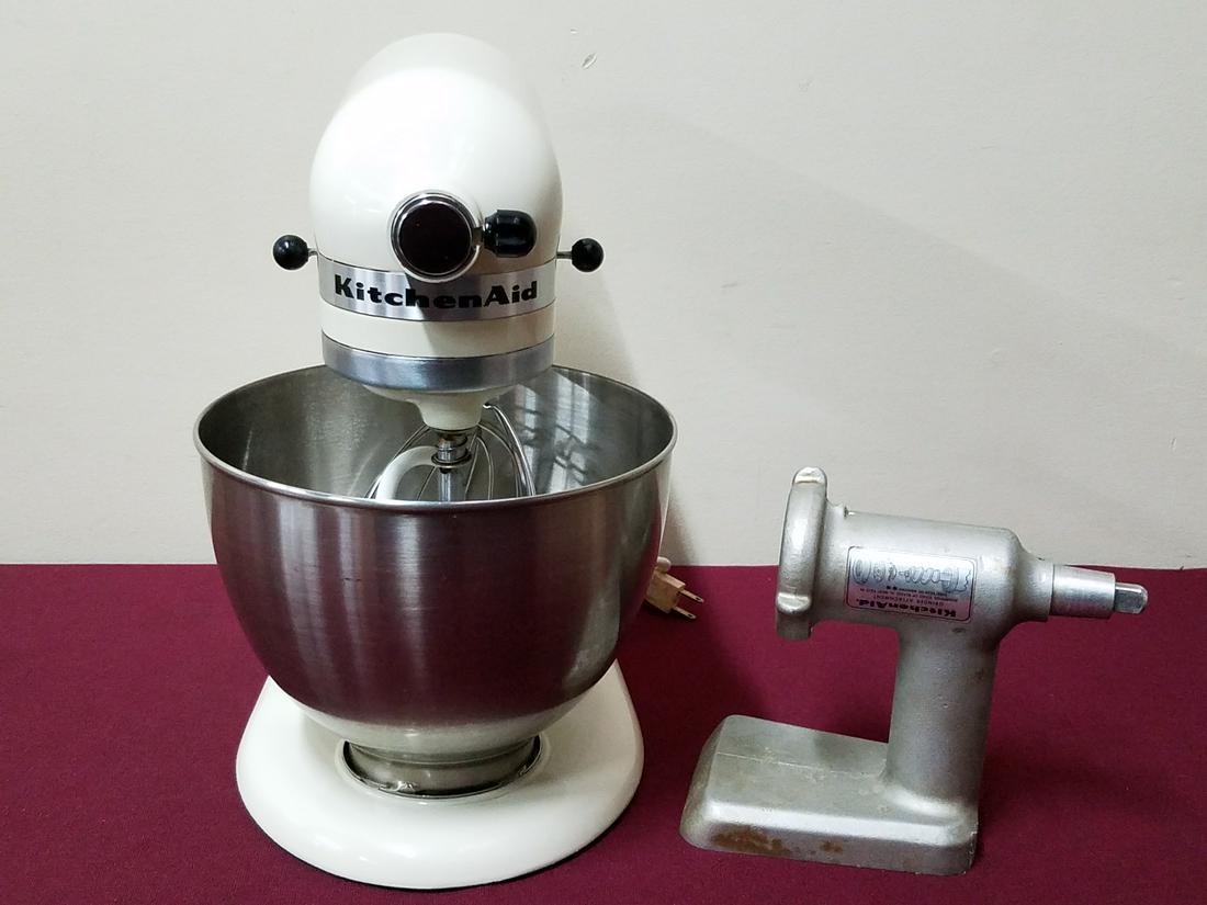 KitchenAid Stand Mixer (1 of 4)