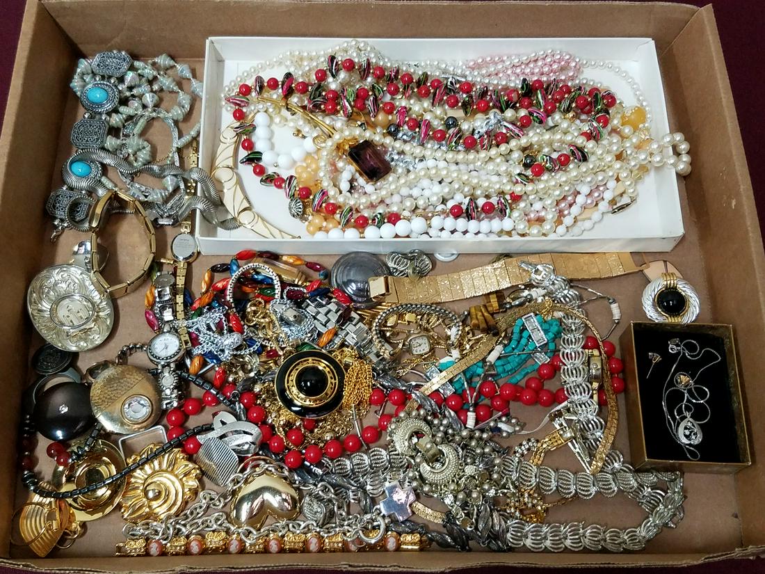 Large Lot Costume Jewelry (1 of 2)