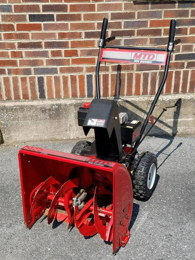 5/22 Mtd Yard Machines Snow Blower